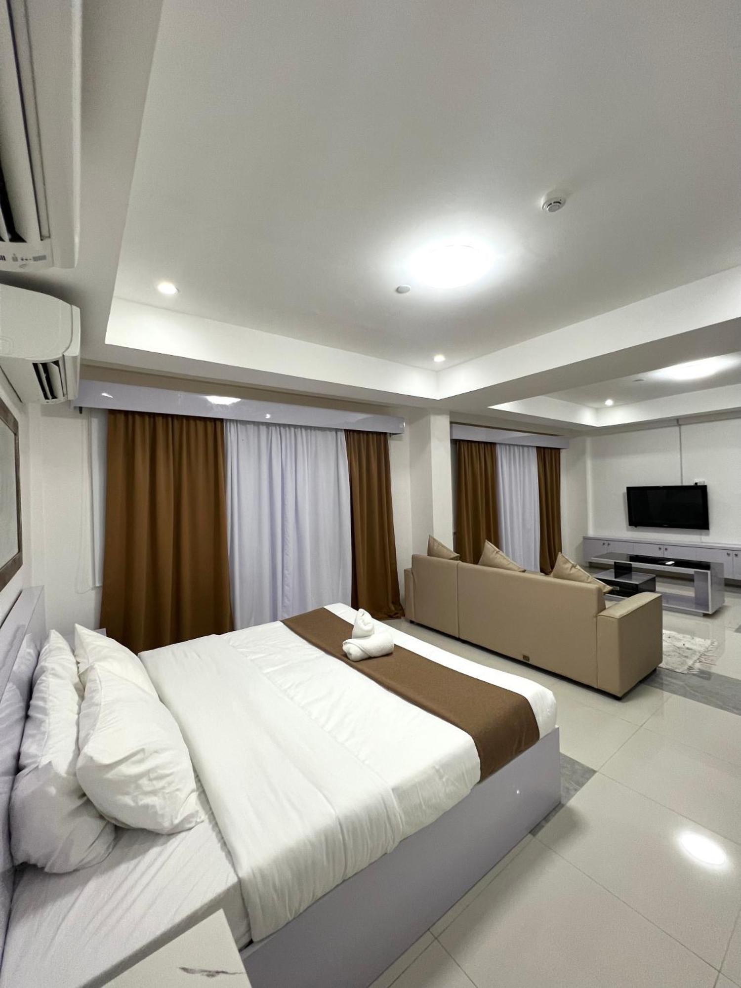 Staycation Hotel San Jose  Exterior foto